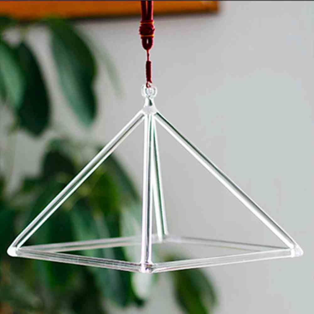 Quartz singing pyramid for spiritual